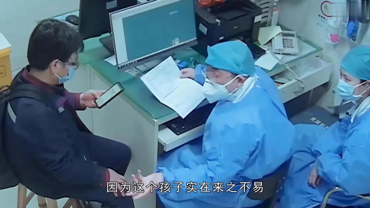 女孩因车祸成为植物人四年后怀孕,男子车祸后成植物人4年后苏醒18岁