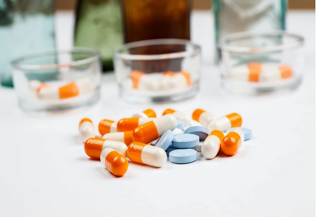 胃药和安眠药相克吗,胃药跟抗生素有冲突吗