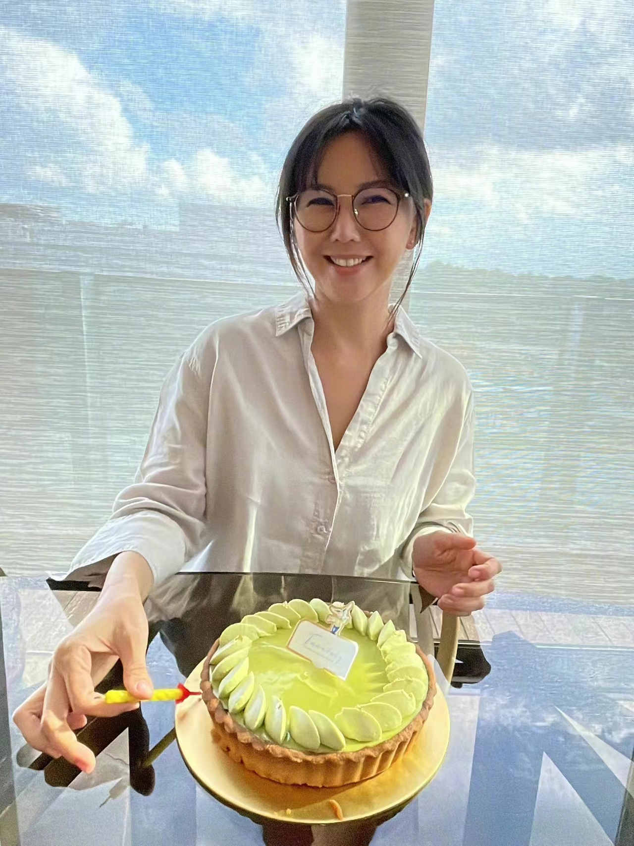 孙燕姿晒照庆生,孙燕姿晒生日照衣着简单