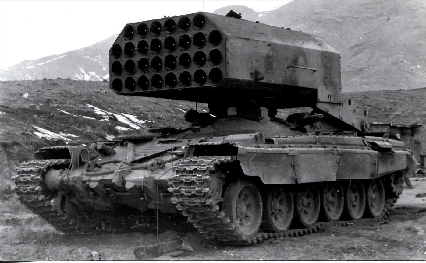 俄日炙成乌军噩梦！2枚温压弹摧毁据点，2500℃连人带物一起蒸发