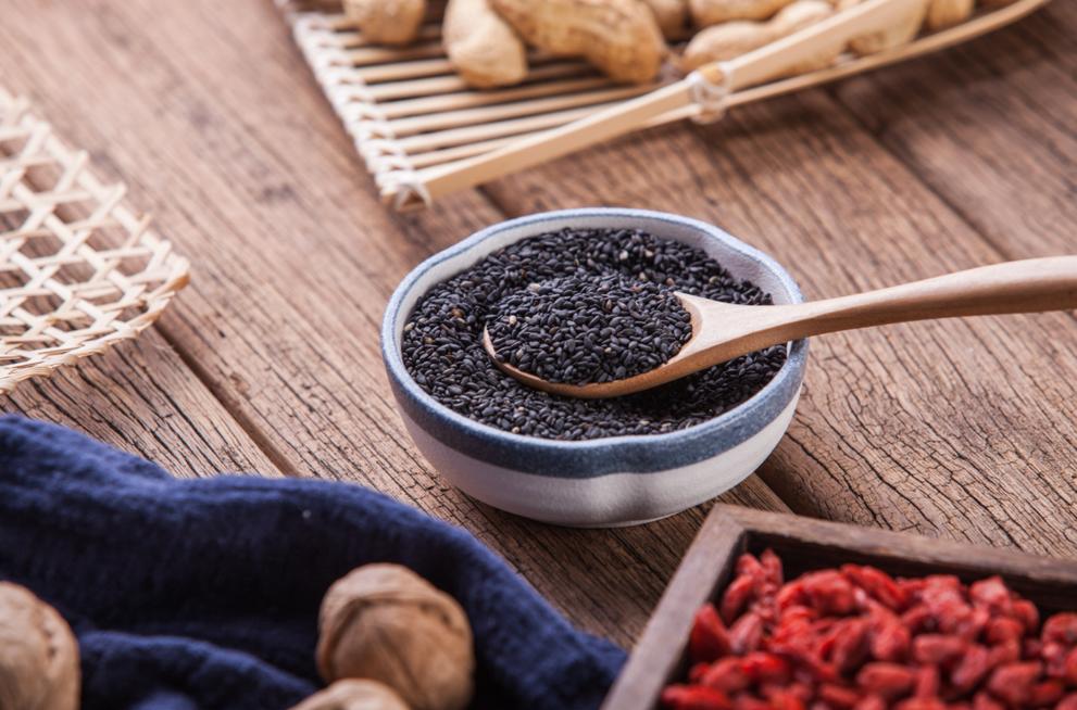 青少年肾气不足白发能治愈吗,白发吃什么补肾气最好