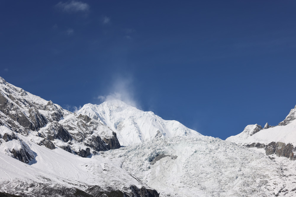 海螺沟里面的景区,海螺沟雪山山顶介绍