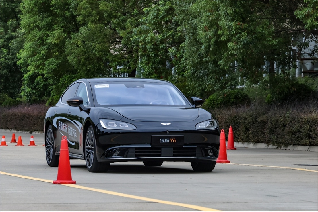 纯电续航1000公里远航y6表现如何,远航汽车y6发布会