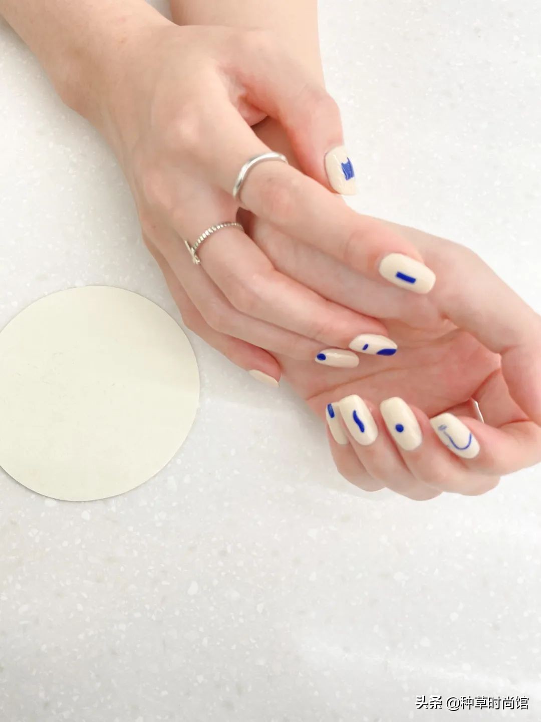 秋冬超显白高级感美甲,春日美甲图片最新款百搭