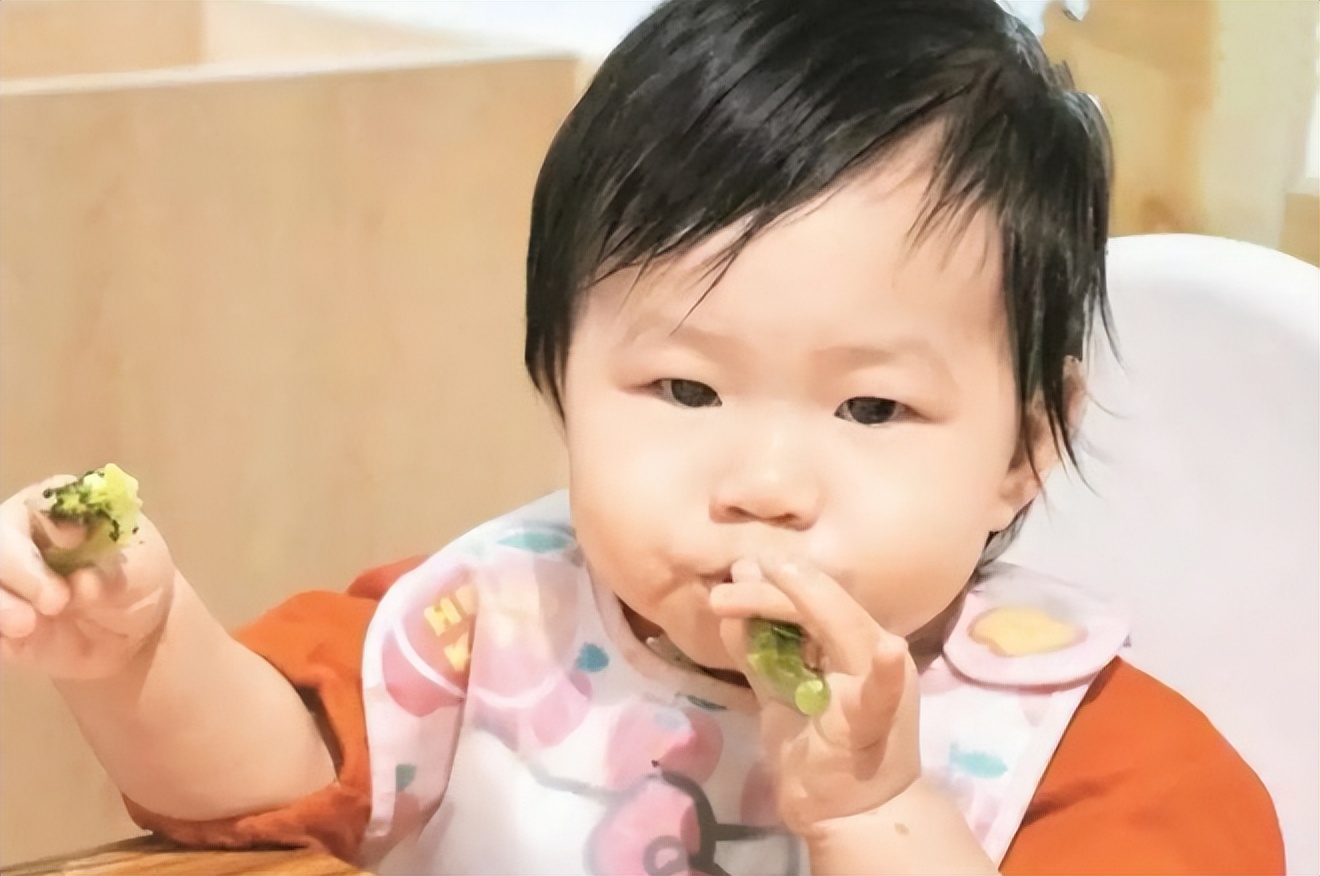 1岁宝宝喂养的正确方法,1岁以后宝宝喂养攻略