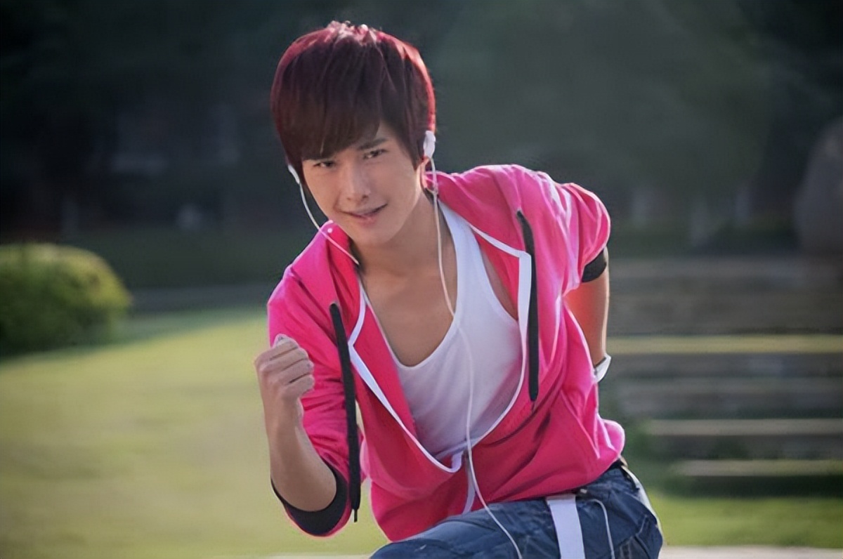 从查无此人到一鸣惊人,从大红大紫到无人提及的男明星