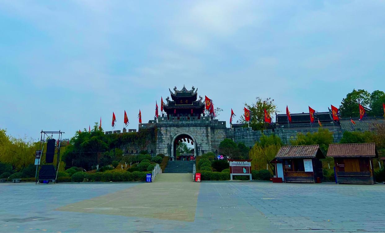 青岩古镇旅行攻略哪里实惠,青岩古镇旅行攻略哪里实惠点好