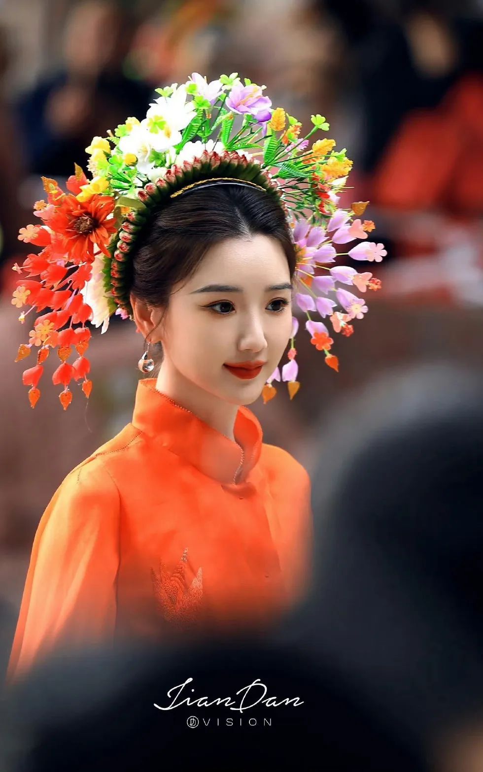 赵露思穿上廉价中国风礼服，俗成了18线网红