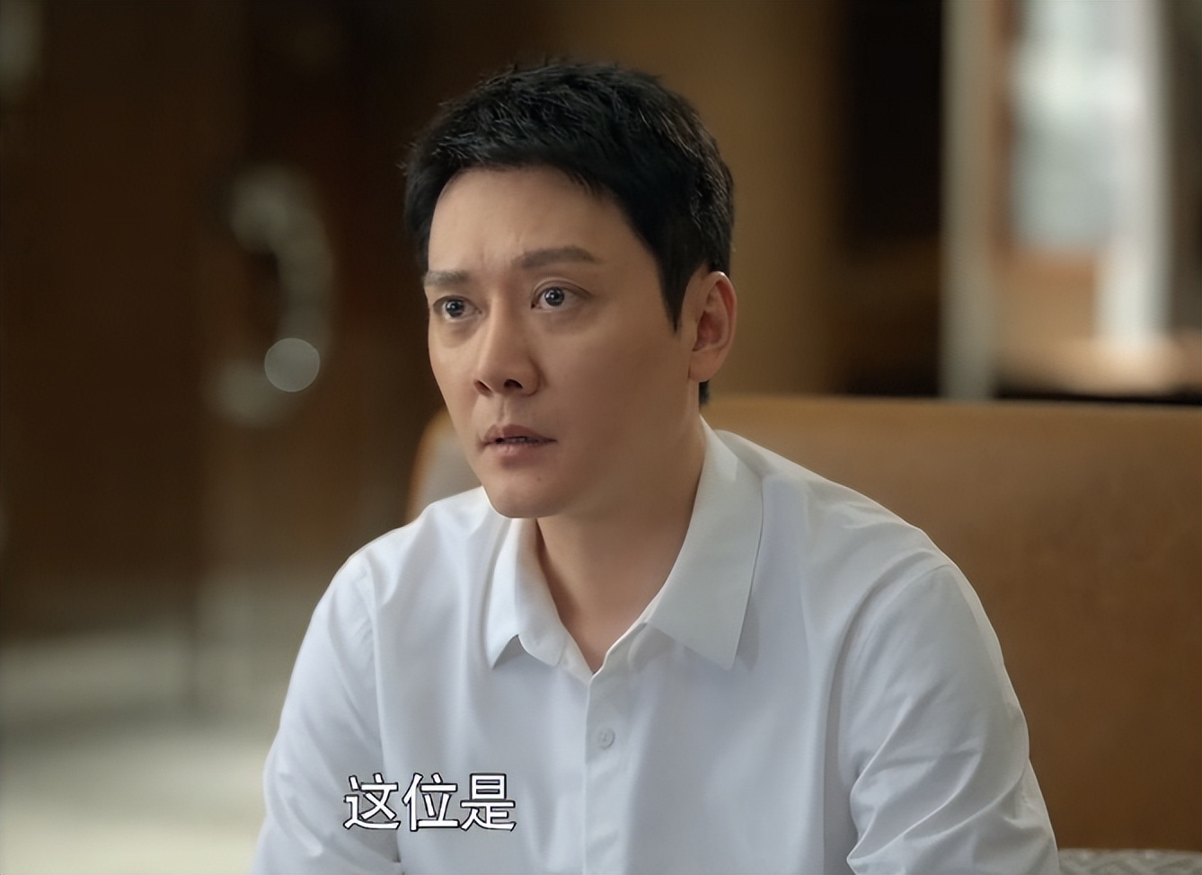 张颂文和冯绍峰走红毯互相谦让,冯绍峰张颂文翻白眼