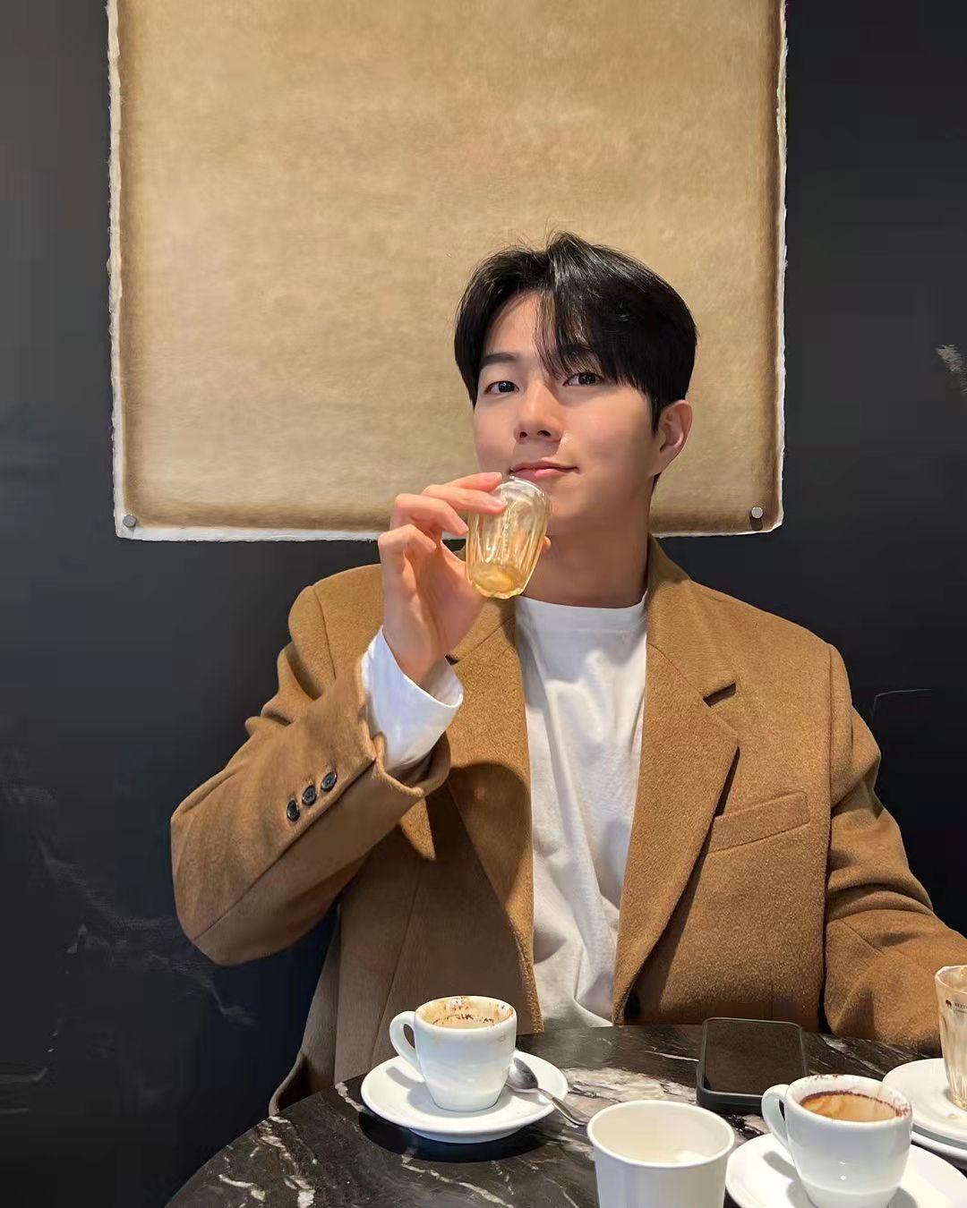 身高矮小的男生怎么练身材,矮个子男生怎么把身材比例练好