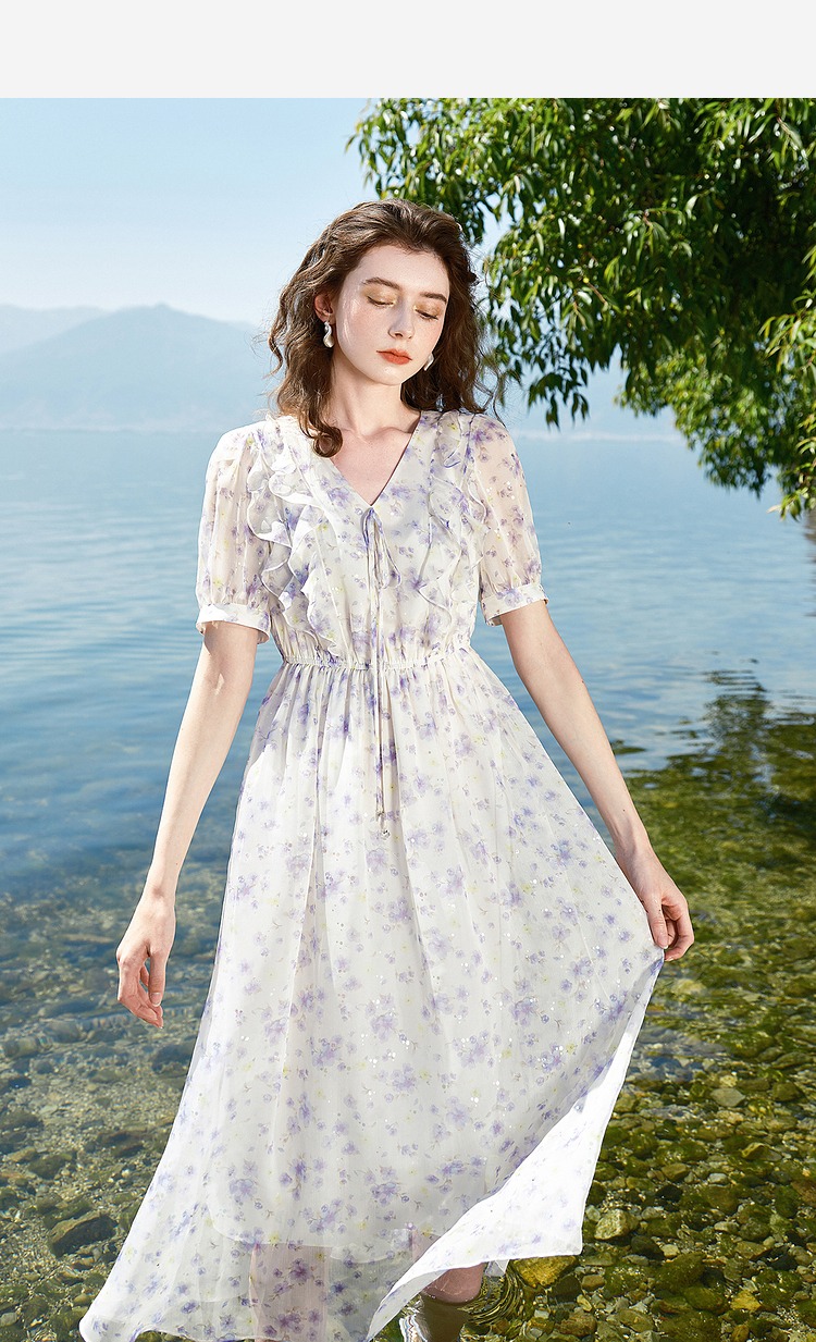 夏天短裤面料雪纺好还是牛仔好,雪纺的面料夏天穿着非常的舒适