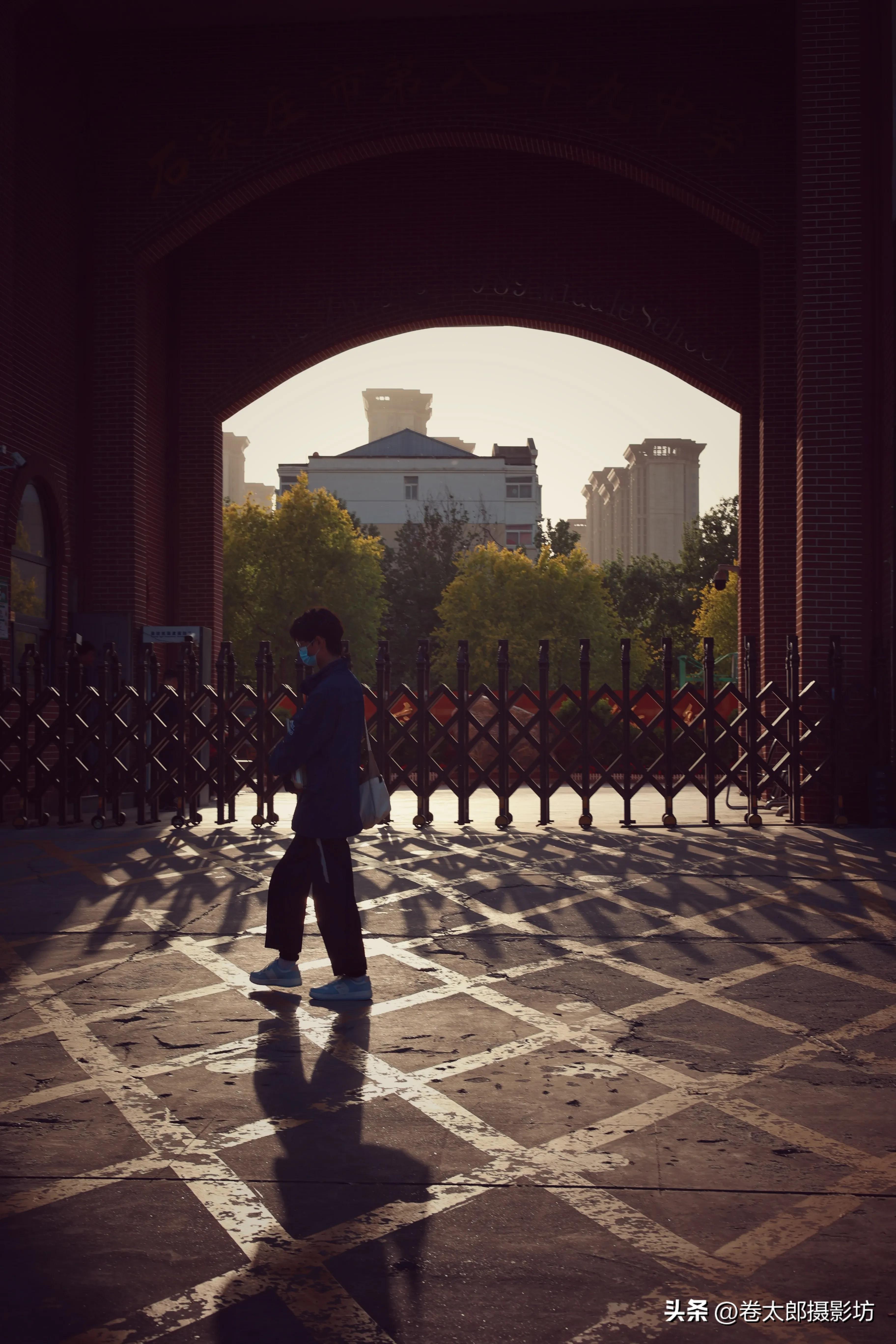 rf50f1.8小痰盂是多少mm的,rf50mmf1.8是小痰盂吗