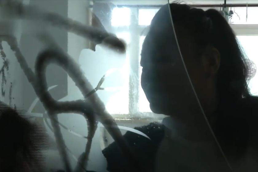 男子退租被扣六千押金，一气之下往房间里灌水，租客：押金不要了