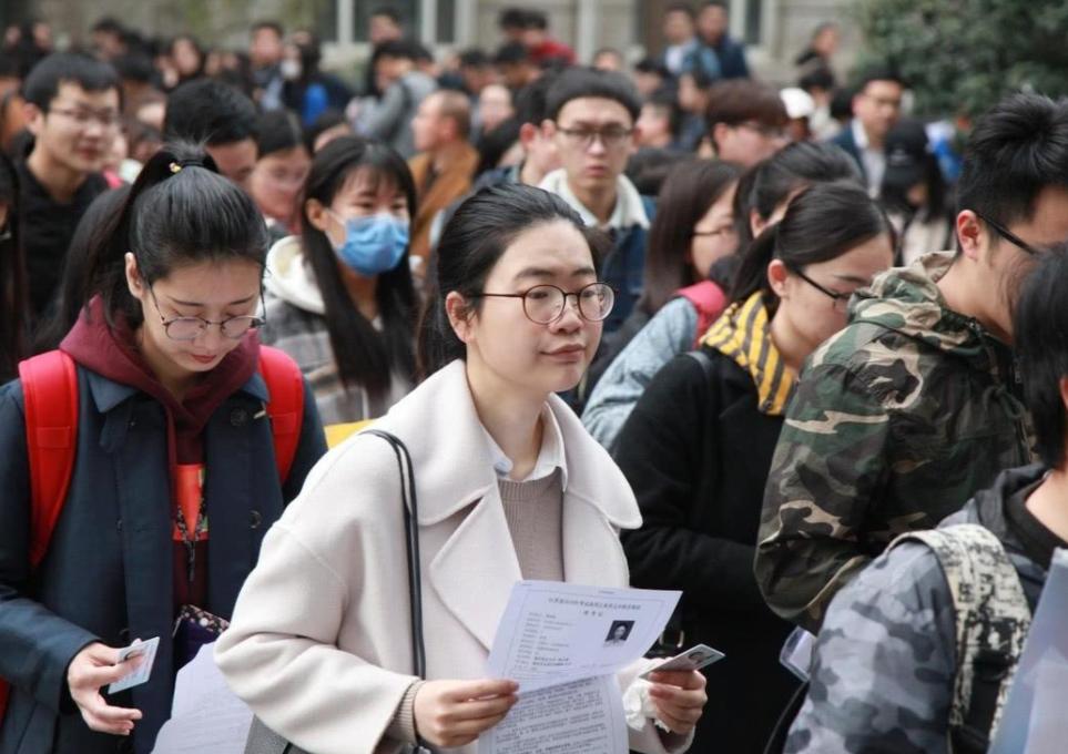 00后聘任制公务员,聘任制公务员履历