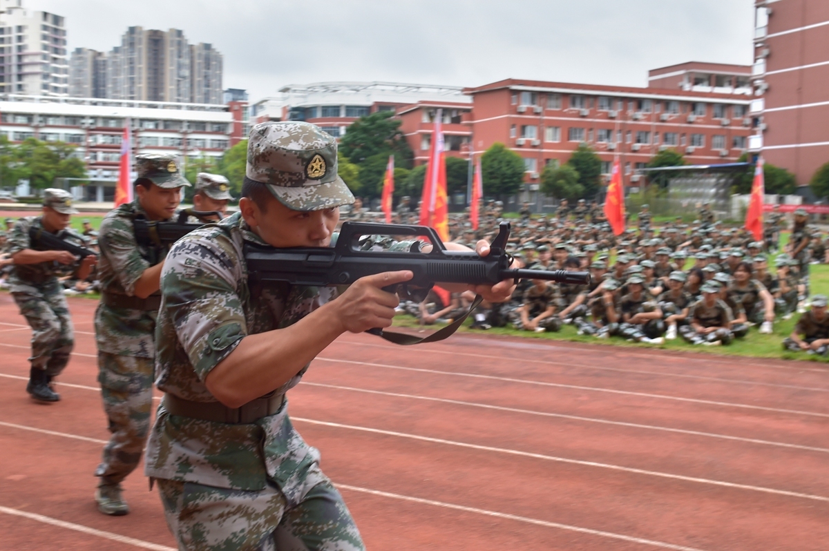 桂林各校军训精彩回顾,广西军训队列操