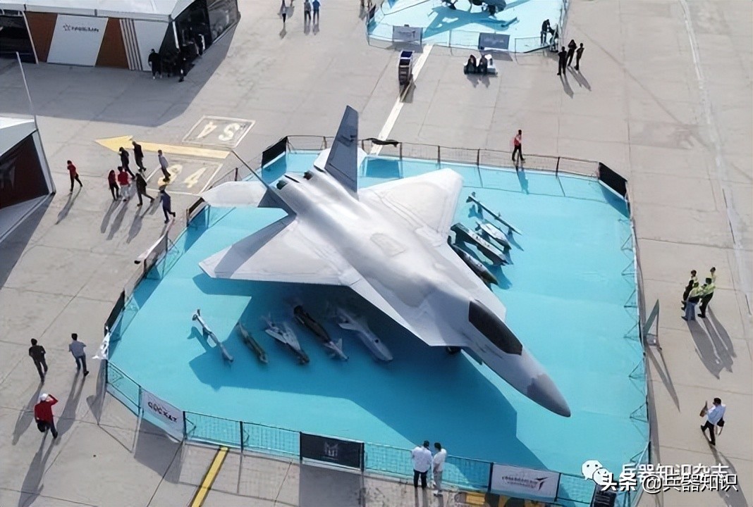 还没起飞的飞机,还没起飞的战斗机尾部