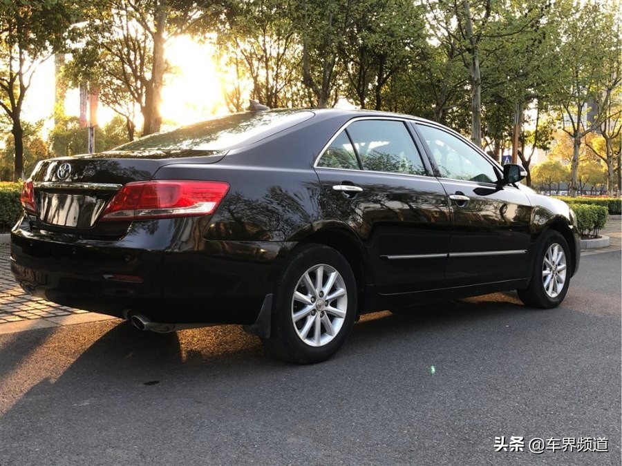同样10年车龄，别克君威只要4万左右，凯美瑞要7万多