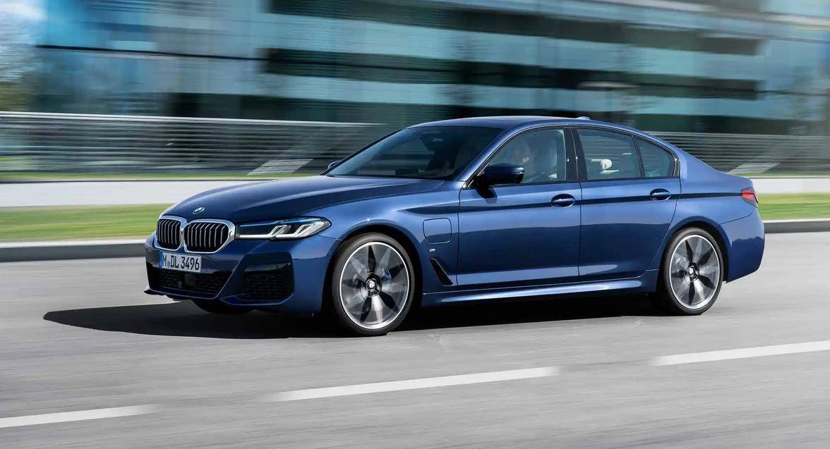 雷克萨斯5系2019,雷克萨斯es200和宝马5系对比