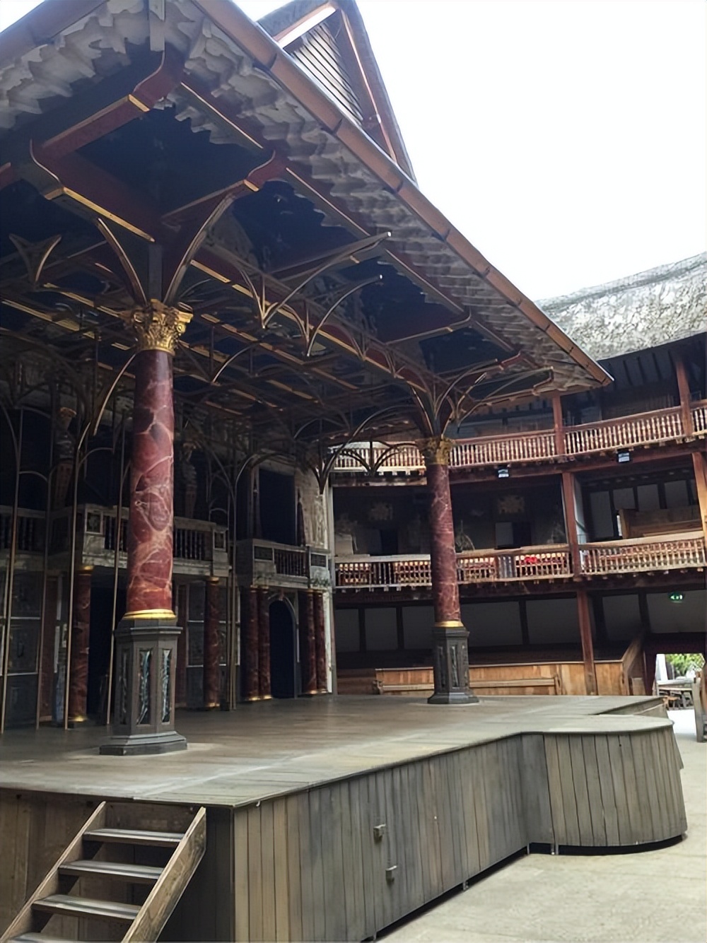 莎士比亚时期环球剧院演出的戏剧,莎士比亚环球剧场的特点