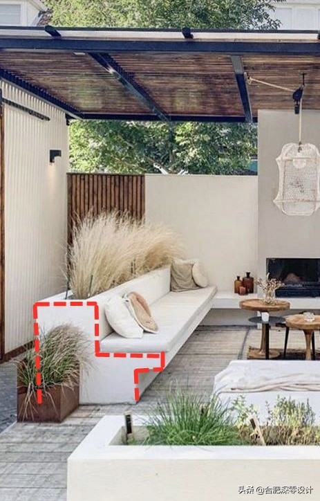 30平露台有凉亭和花坛卡座,卡座花坛后面还有空地怎么设计