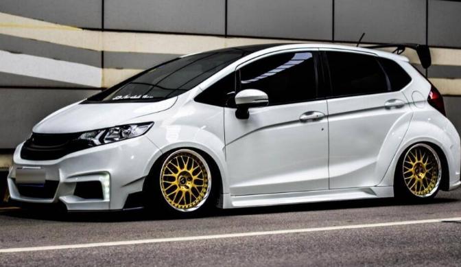 丰田yarisl致炫飞度polo,新款致炫飞度选哪个更好