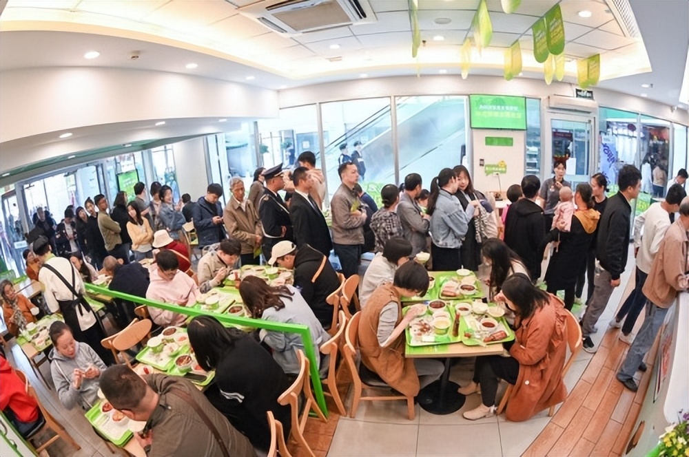 老乡鸡第一家店在哪里开的,老乡鸡门店突破