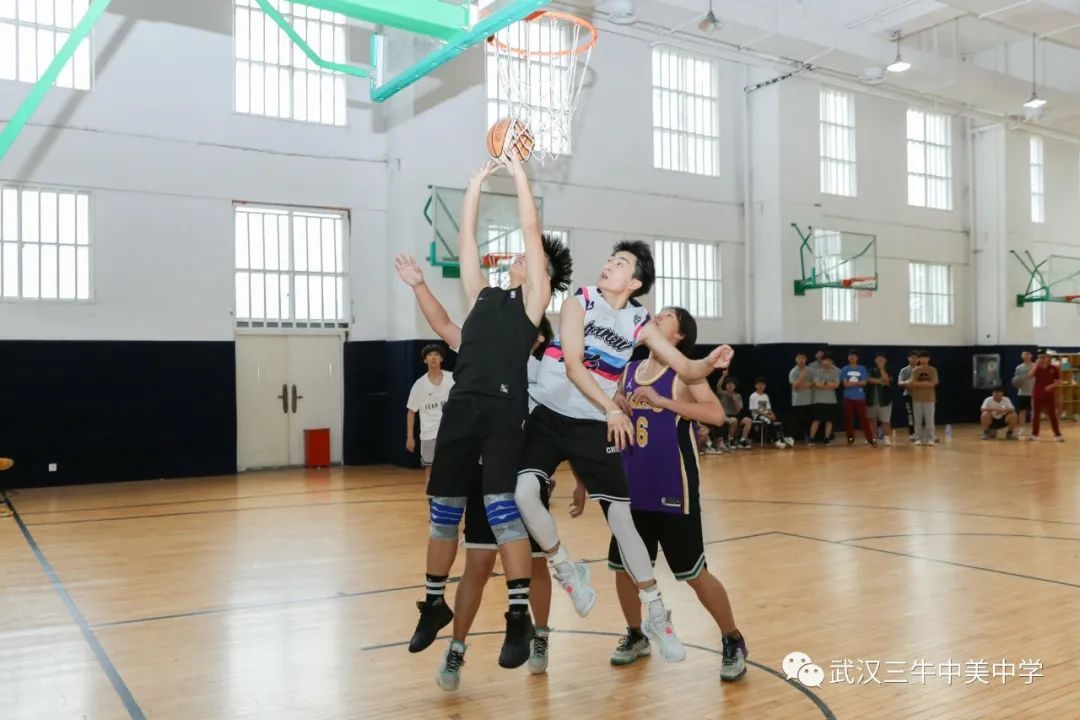 足球运动热情,斗牛篮球馆排球比赛