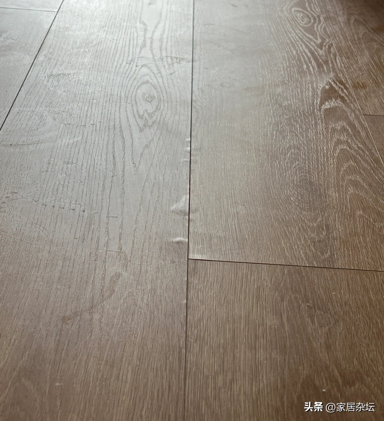 全屋木地板通铺后悔了,厨房间铺了木地板后悔了