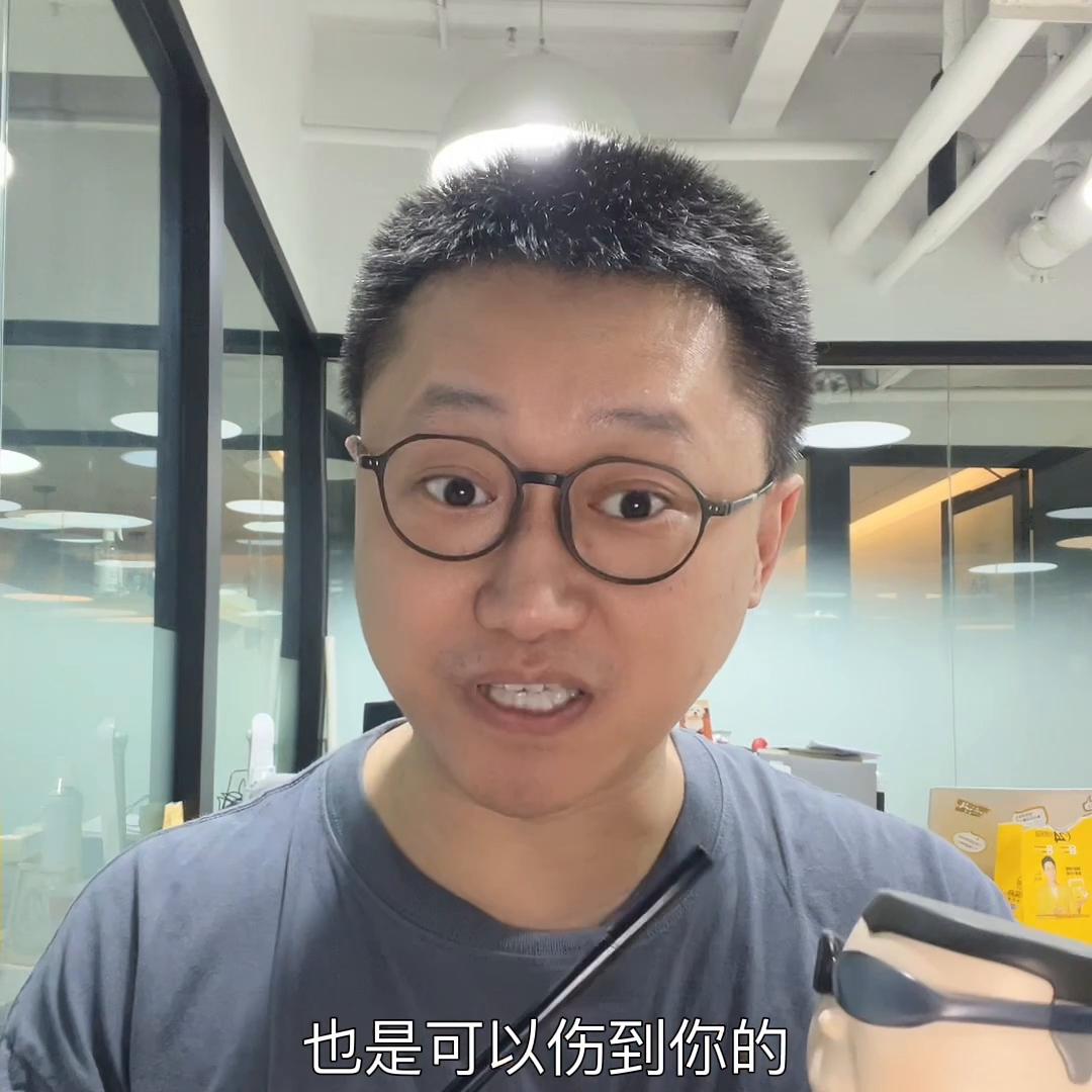 铁登山杖允许放车里防身吗,防身登山杖坐火车可以拿吗