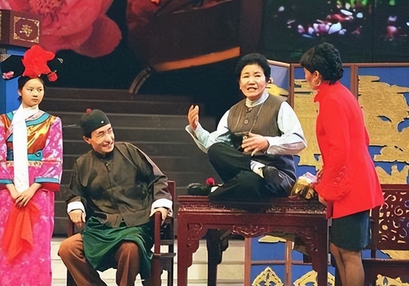 赵本山和郭德纲是怎样发家致富的,赵本山与郭德纲的差距