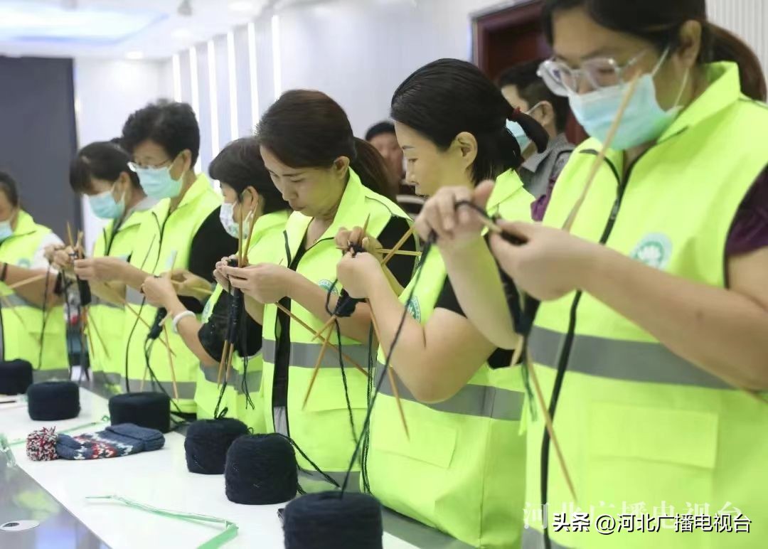 为环卫工人设计一顶帽子,环卫工人爱心棉帽