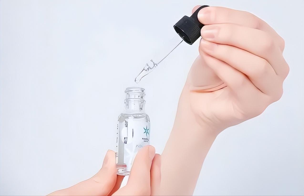 坚持使用精华液皮肤会变好吗,用了很多精华没效果反而皮肤更糟