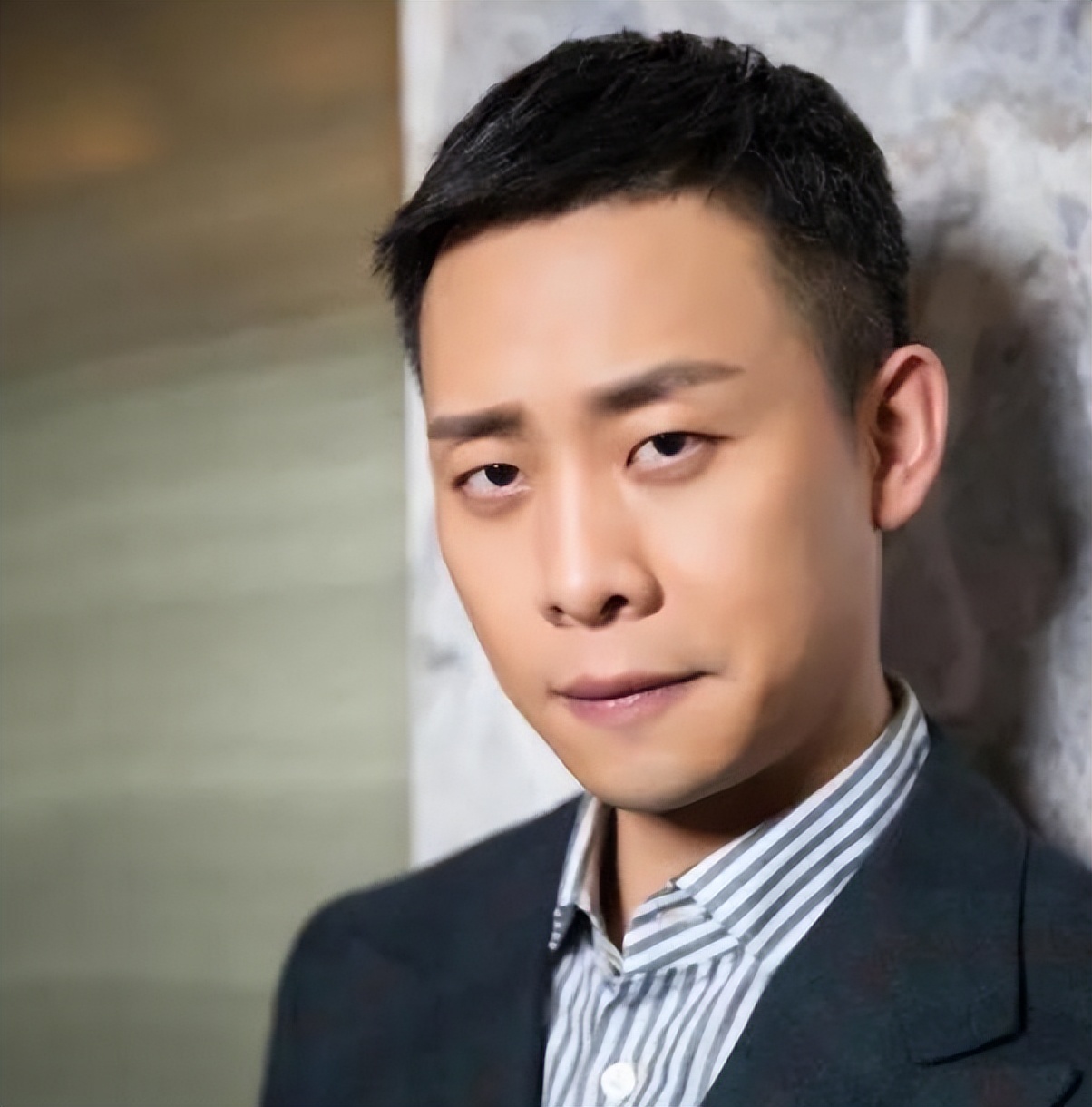 低调恩爱的明星夫妻,10对恩爱的明星夫妻视频