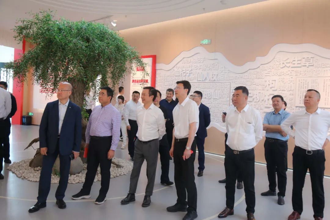 产业层次高发展前景好|上海市浙江商会一行走进银川经开区访车间看项目促投资谋发展