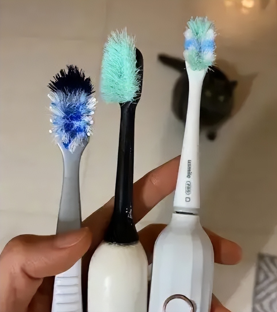 飞利浦usmile电动牙刷哪个更好,欧乐b和飞利浦扉乐电动牙刷评测