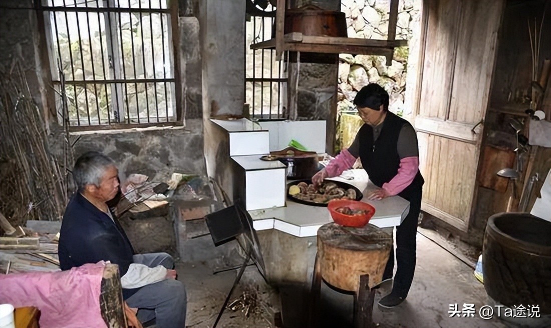 06年浙江男孩失去呼吸，父母捏球5000万次，用呼吸机为儿续命5年