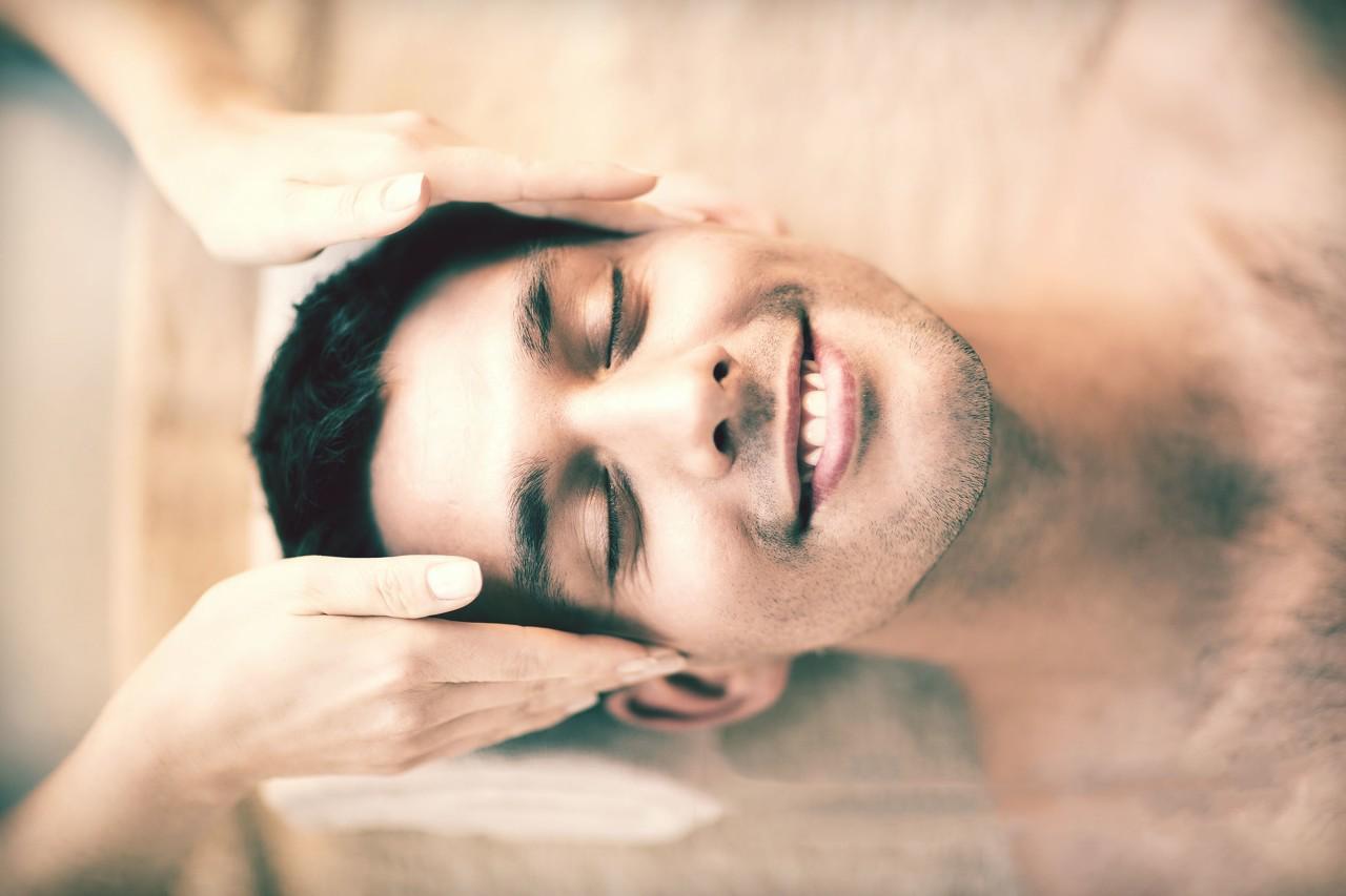 男性生理部位潮湿是什么原因,男人阴部外面潮湿是什么原因