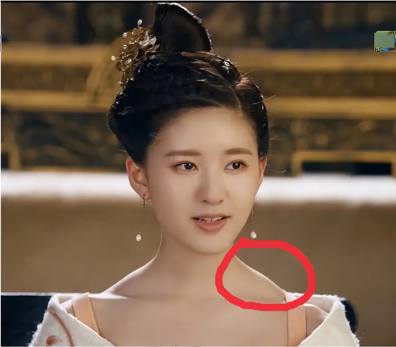 扁平脑袋的明星,扁平身材明星