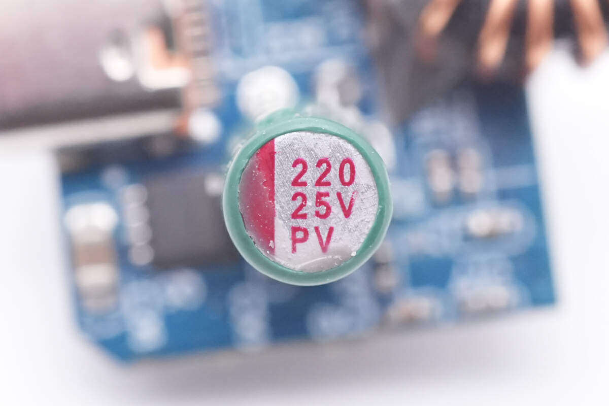 魅族pandaer65w充电器拆解,魅族pandaer氮化镓65w快充头评测