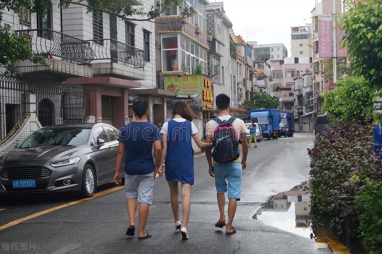 美少女催眠师：女大学生意外怀孕跳楼自杀，警花*底卧**智擒催眠*魔色**