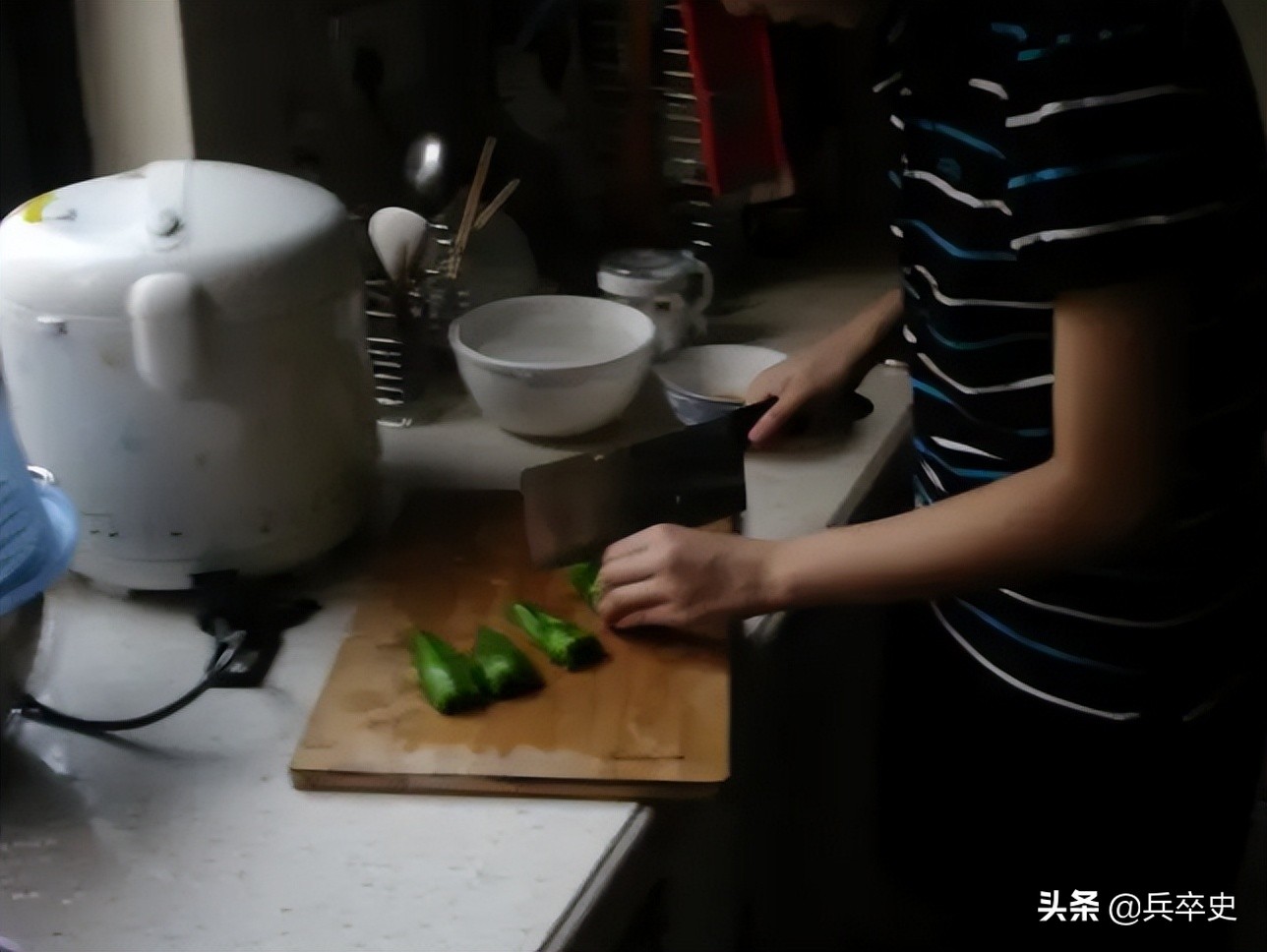 上海嘉定:70岁老太“众筹”买一栋楼,抱团养老21年:比家里自在