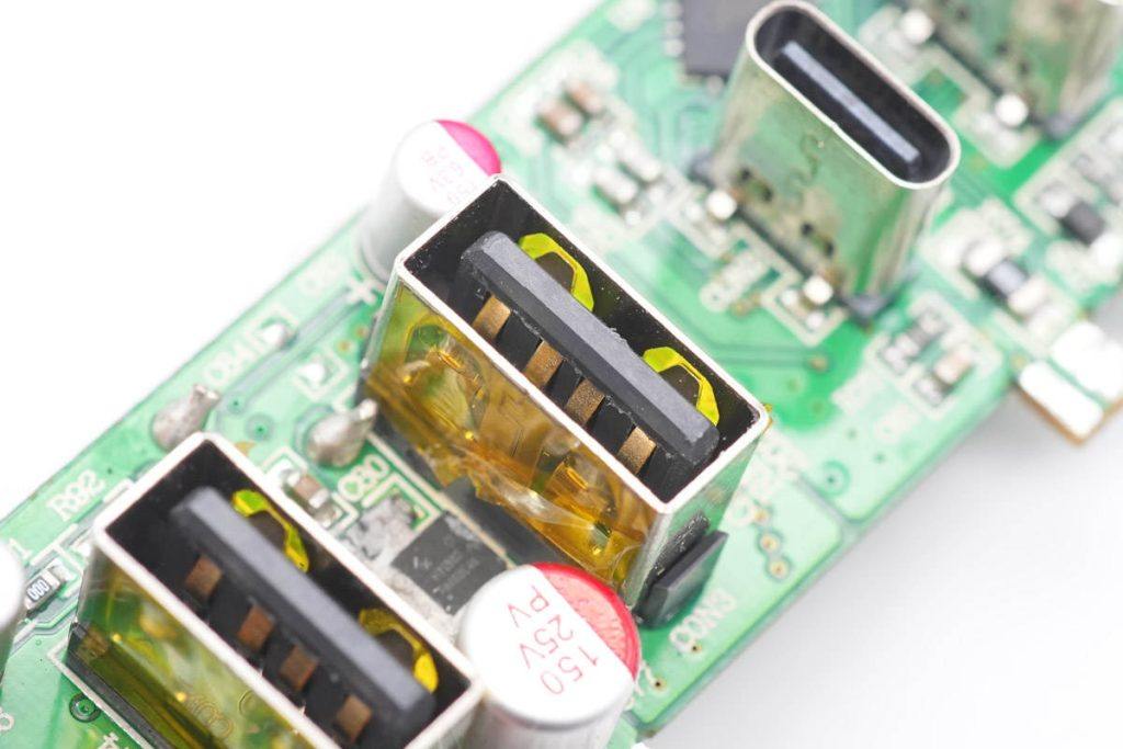 哈曼卡顿infinitylab65w,哈曼卡顿琥珀便携版充电器