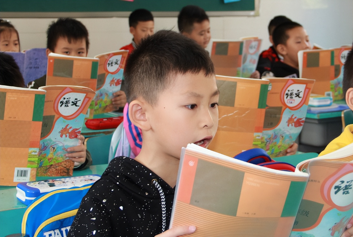 真是让人没想到啊！“毒教材”竟然卷土重来了，这次毒性还更强！