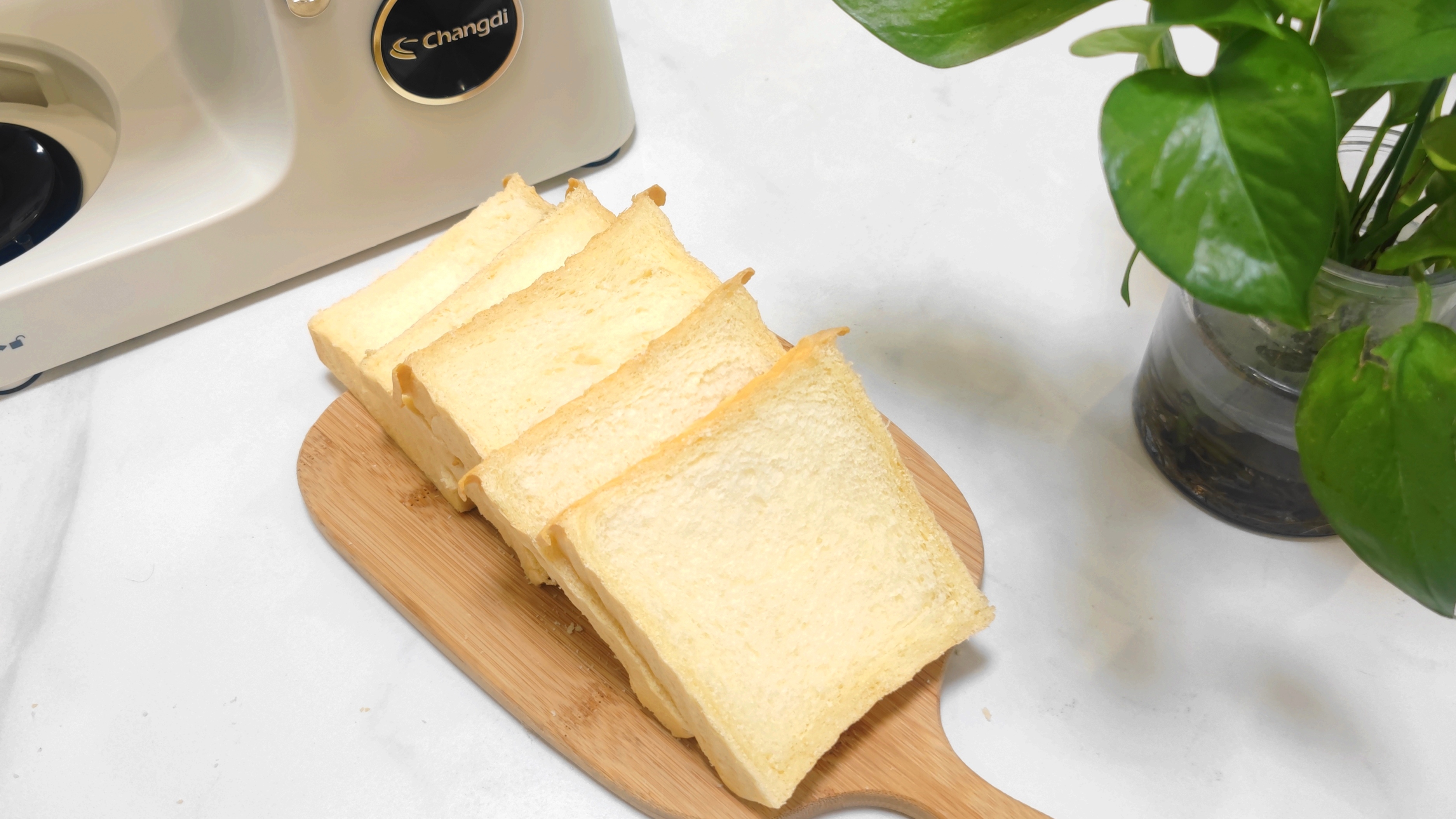 长帝企鹅顶顶和海氏m6哪个好,企鹅顶顶厨师机做蛋糕