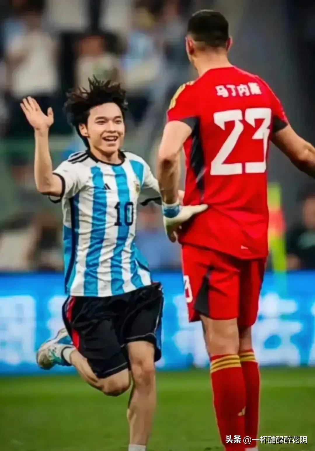 春风得意马蹄疾仰天大笑出门去,春风得意马蹄疾拔剑四顾心茫然