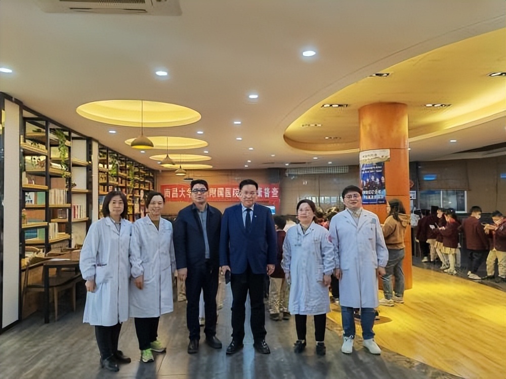 南昌大学二附院眼科中心开展“呵护孩子眼睛，拥有光明未来”大型主题义诊活动