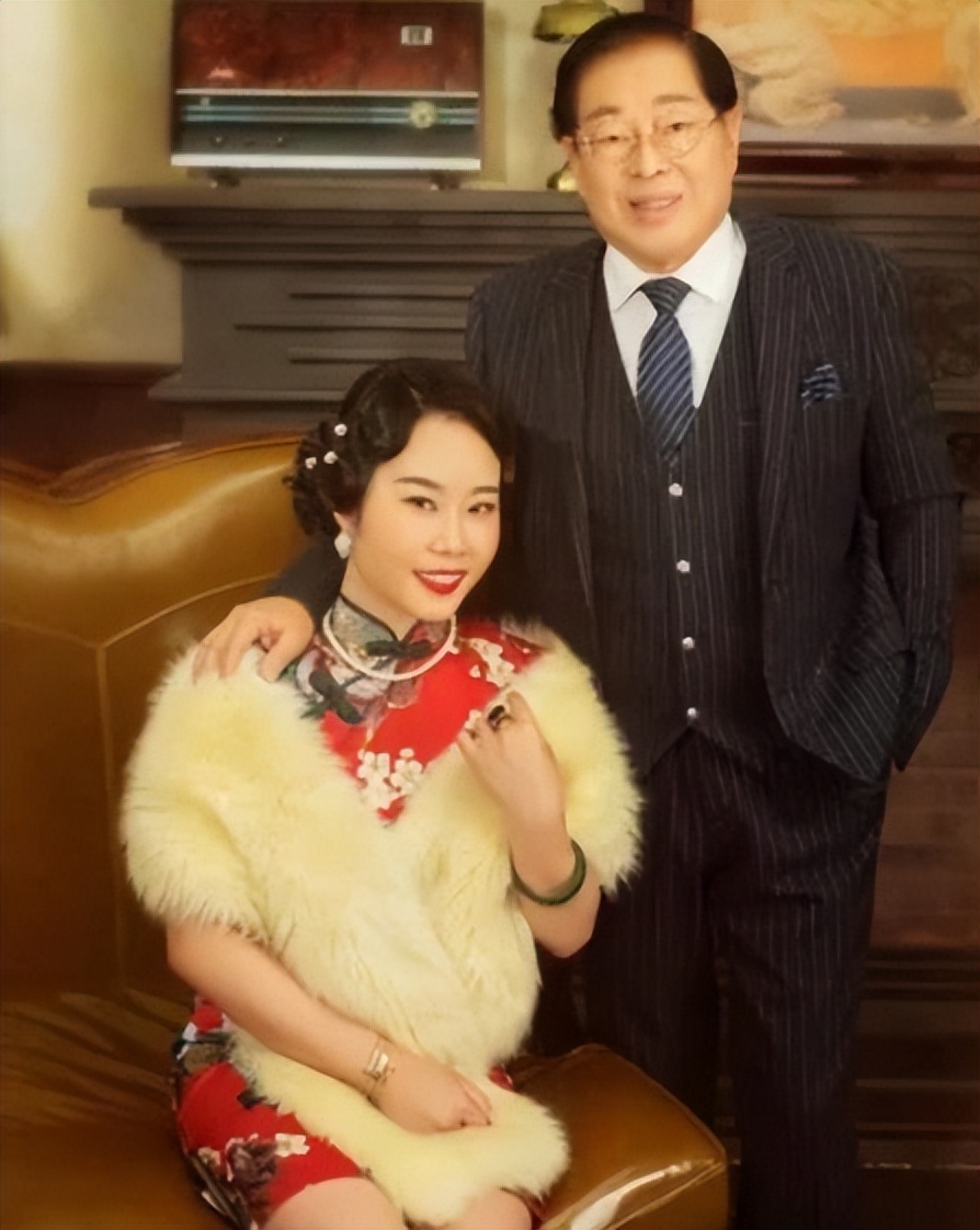 57岁富婆嫁给老公后生三胞胎,57岁富婆嫁小19岁老公生下三胞胎