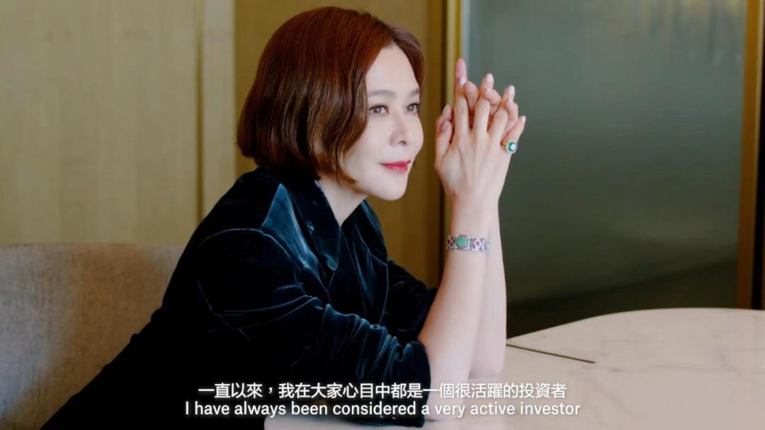 赵雅芝既优雅端庄又调皮可爱,70岁的赵雅芝滑滑板