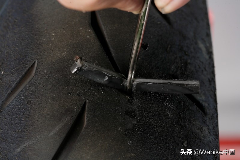 摩托爆胎维修,摩托车爆胎需要什么设备