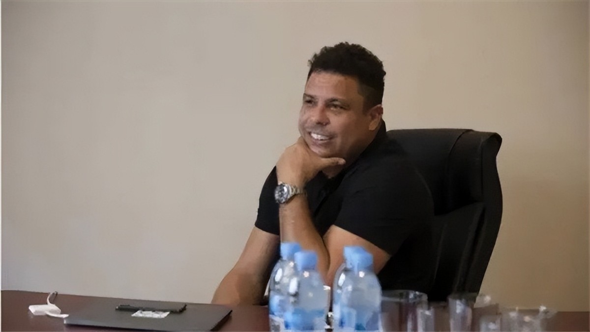 46岁罗纳尔多近况,罗纳尔多职业生涯加盟的俱乐部